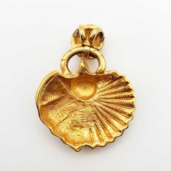 Seashells Gold Pendant Starfish Textured Ribbed 3D Matte Nautilus Gold Tone Gift - Picture 4 of 4